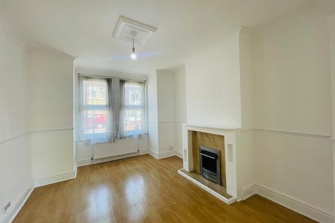 3 bedroom terraced house to rent, Fulbourne Road, London E17
