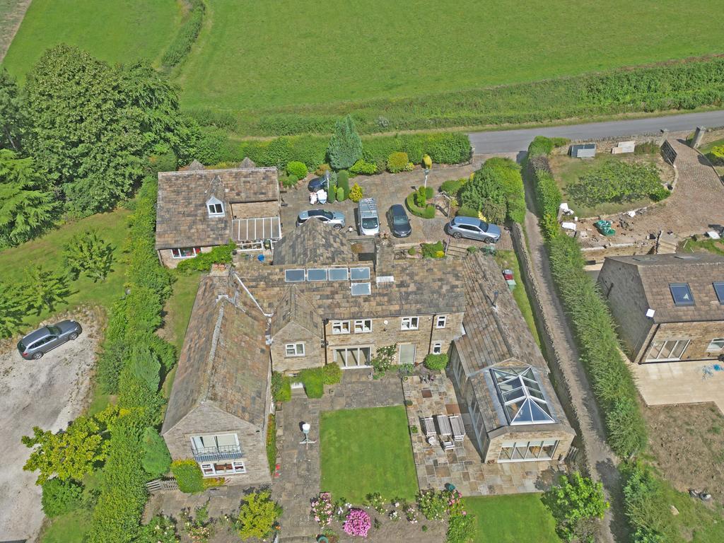 House in Holmesfield - View 2