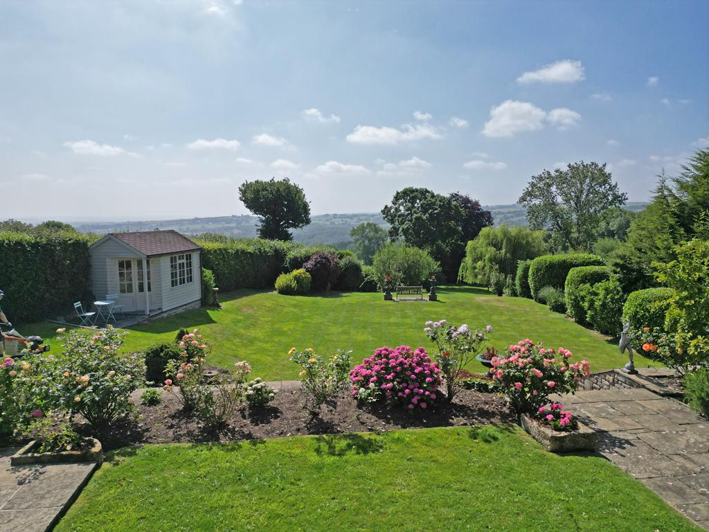 House in Holmesfield - View 4