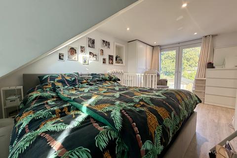 4 bedroom semi-detached house for sale, Bastion Road, London, SE2