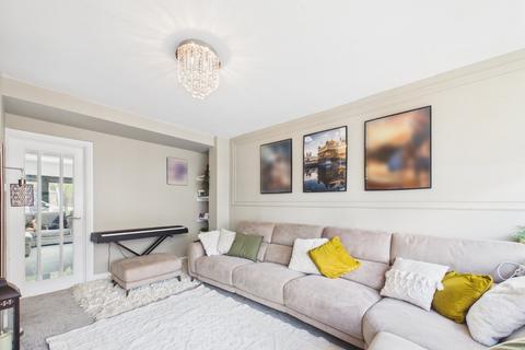4 bedroom end of terrace house for sale, Cravan Avenue, Feltham, Middlesex, TW13