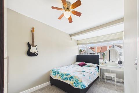 4 bedroom end of terrace house for sale, Cravan Avenue, Feltham, Middlesex, TW13