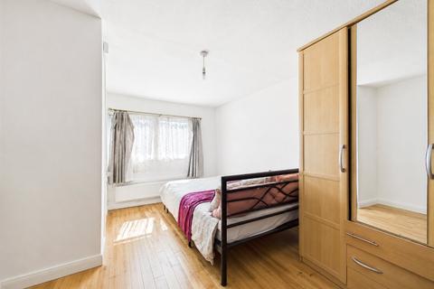 3 bedroom terraced house for sale, Helmsdale Close, Reading, Berkshire, RG30