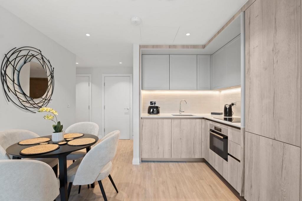 Apartment in Oval Village - View 5