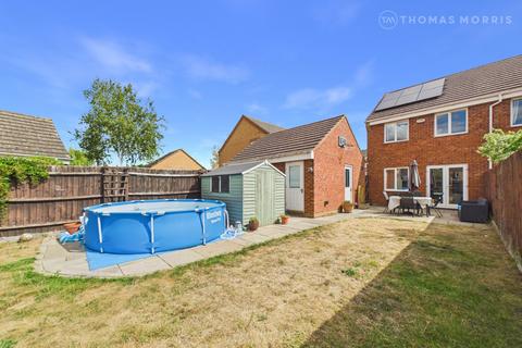 3 bedroom semi-detached house for sale, Brunel Drive, Bedfordshire SG18