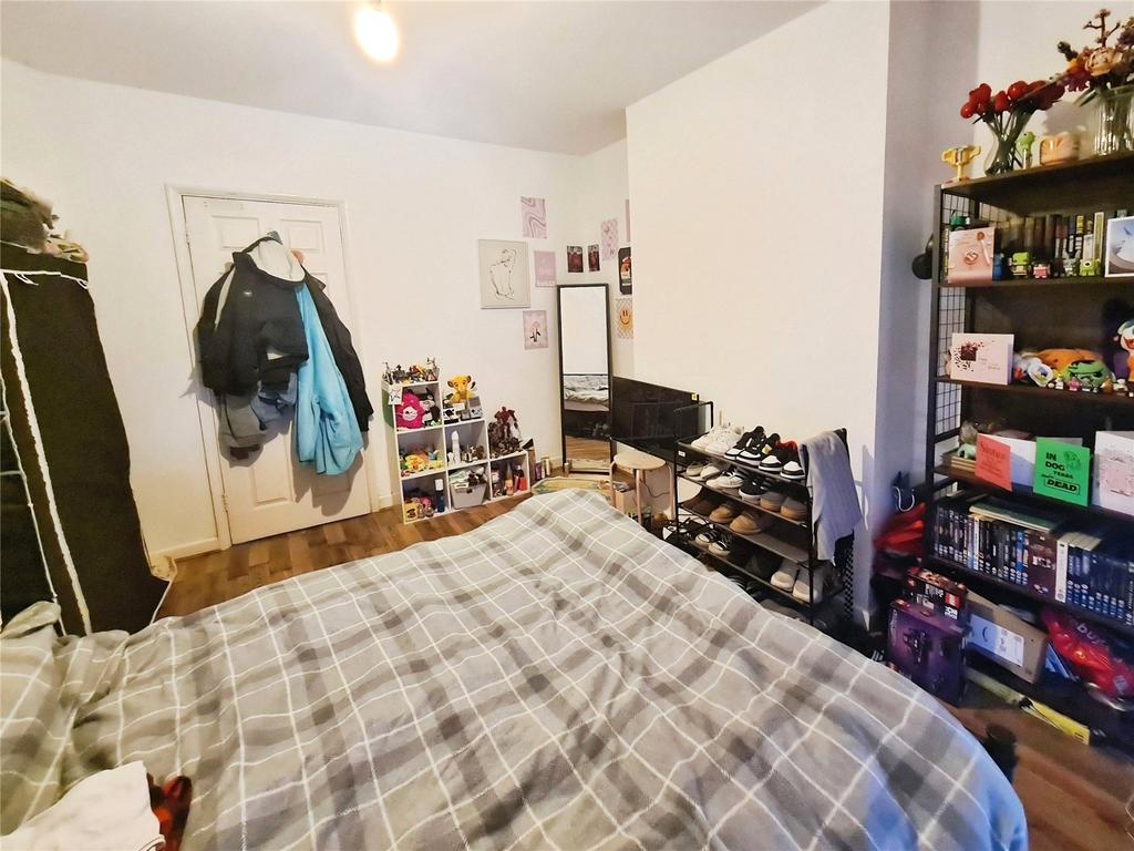 Apartment in Hampshire - View 5
