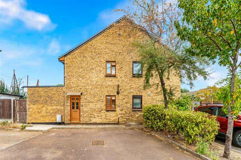 2 bedroom end of terrace house for sale, Fiennes Close, Dagenham