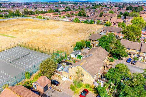 2 bedroom end of terrace house for sale, Fiennes Close, Dagenham