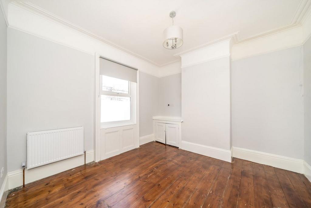 House in London - View 2