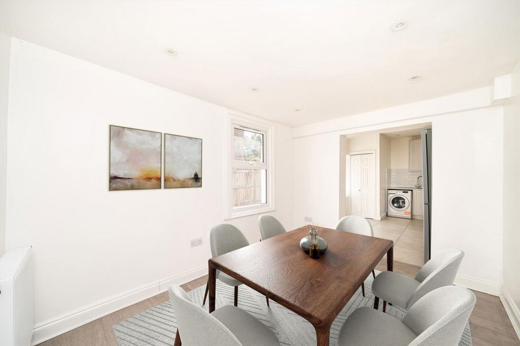 House in London - View 5
