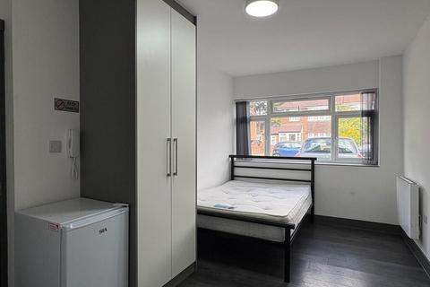 1 bedroom in a house share to rent, Dickens Avenue, Room 4