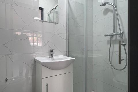 1 bedroom in a house share to rent, Dickens Avenue, Room 4