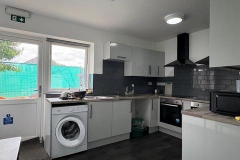 1 bedroom in a house share to rent, Dickens Avenue, Room 4