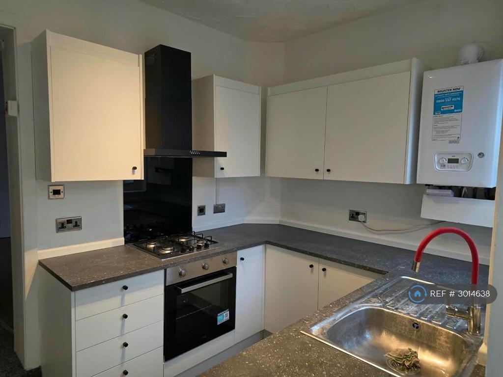 House in Salford - View 3