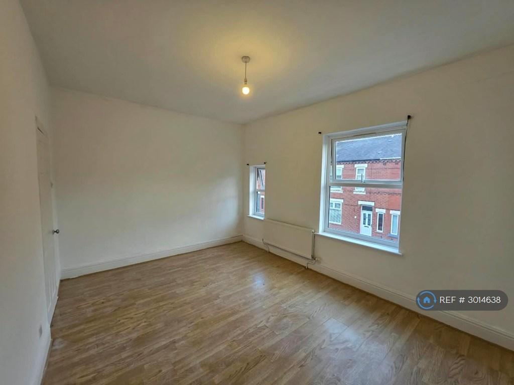 House in Salford - View 5