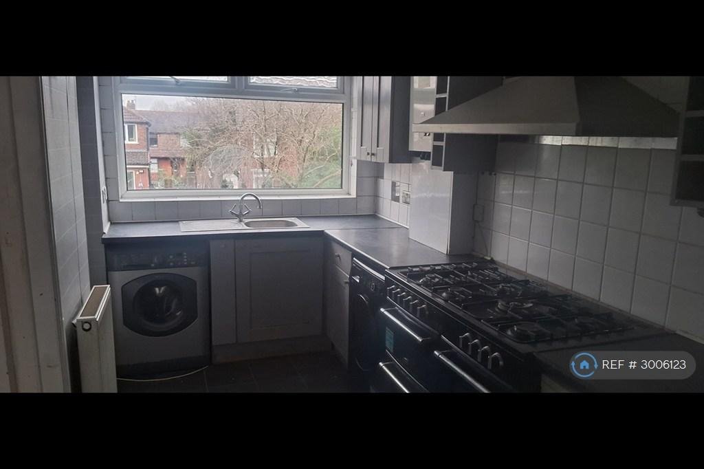 House in Droylsden, Manchester - View 2
