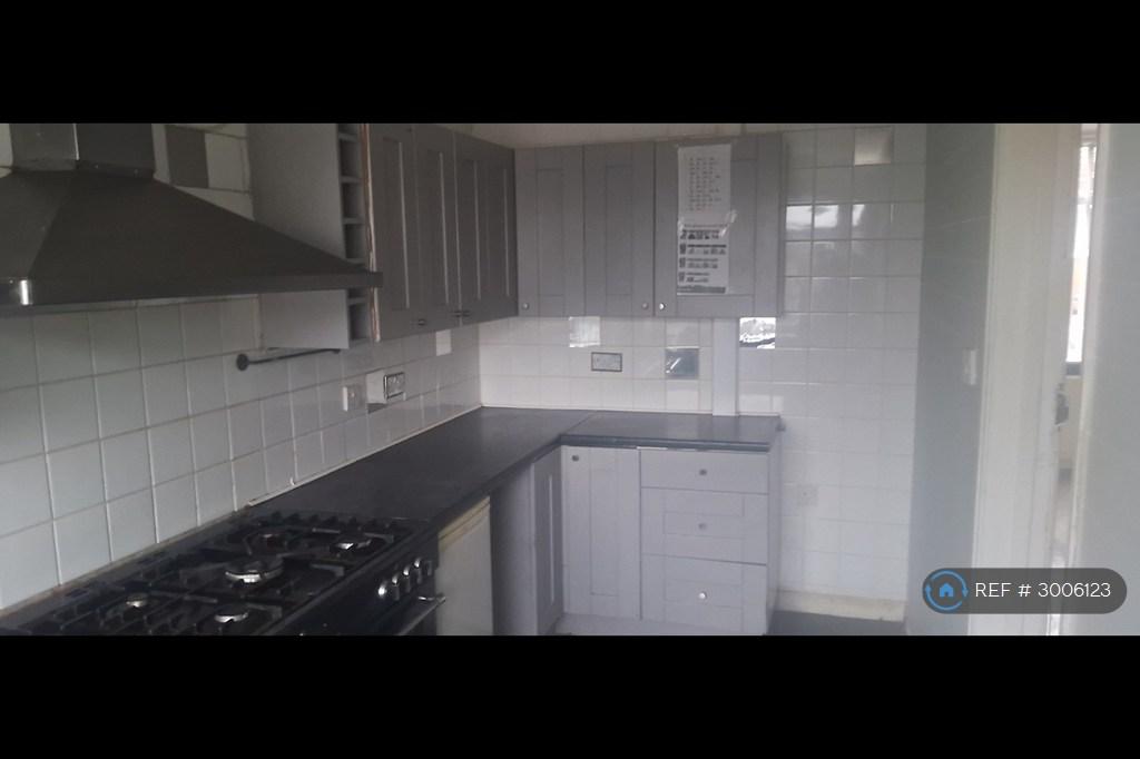 House in Droylsden, Manchester - View 4