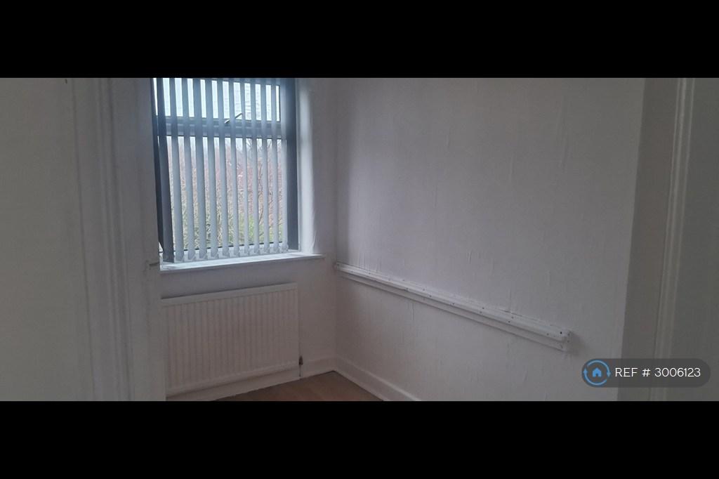 House in Droylsden, Manchester - View 5