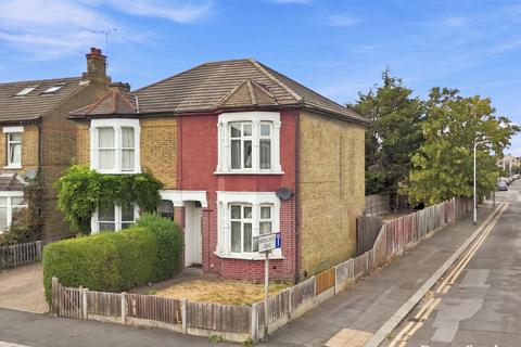 Como Street, Romford, RM7