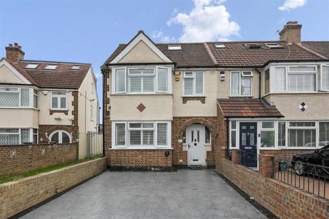 Selan Gardens, Hayes, UB4 0EA