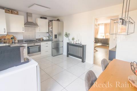 3 bedroom semi-detached house for sale, Princeton Way, Cheshire CH65