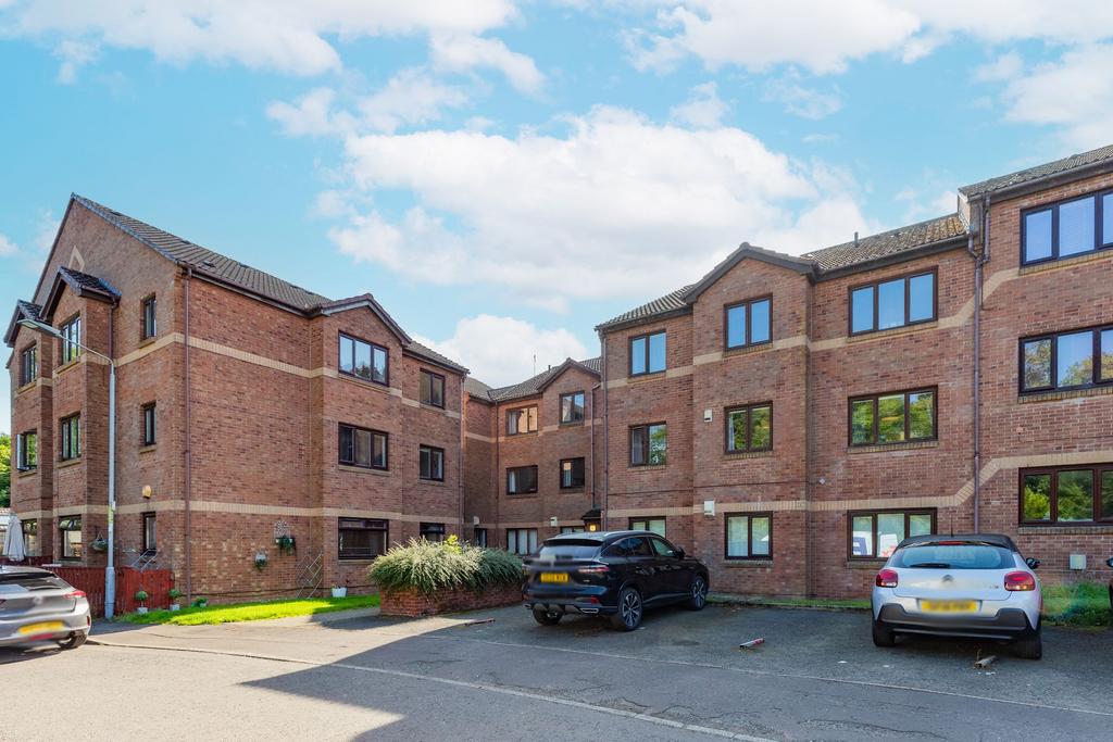 Apartment in Glasgow, North Lanarkshire - View 2