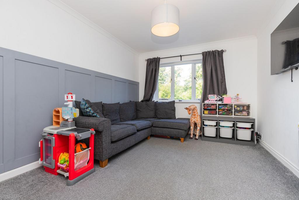 Apartment in Glasgow, North Lanarkshire - View 3