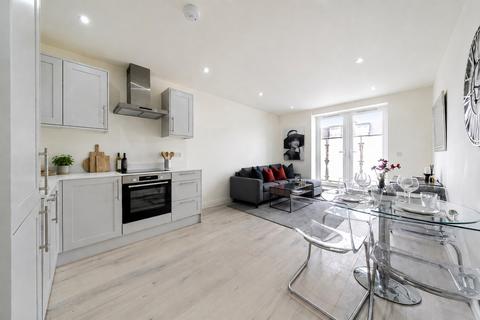 2 bedroom flat for sale, Replingham Road, Southfields, London, SW18
