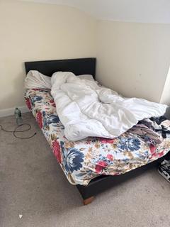 4 bedroom house share to rent, Clare Rd, London, TW19
