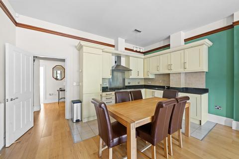 2 bedroom ground floor flat for sale, Rodway Road, Bromley