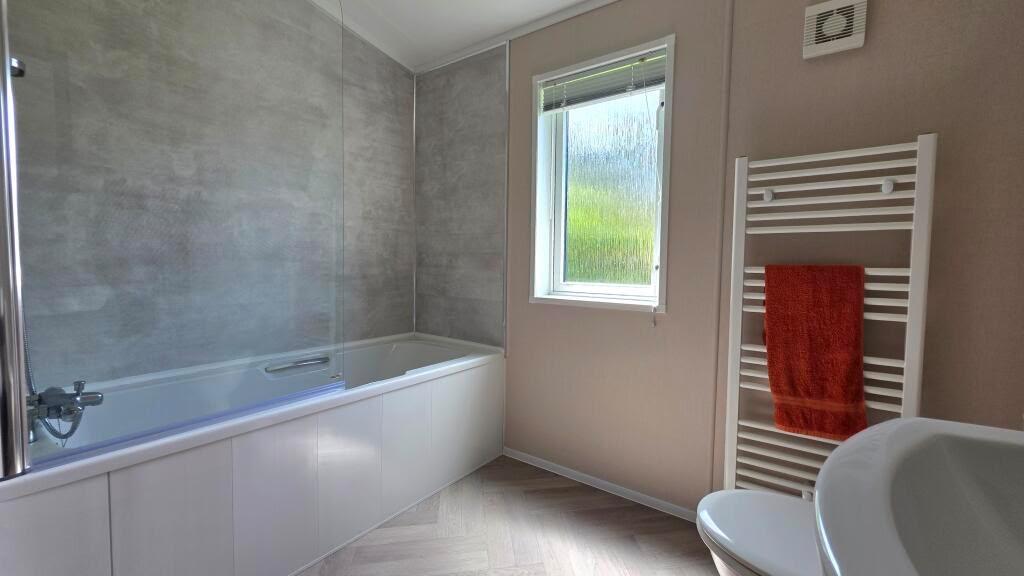 House in Pickering - View 3