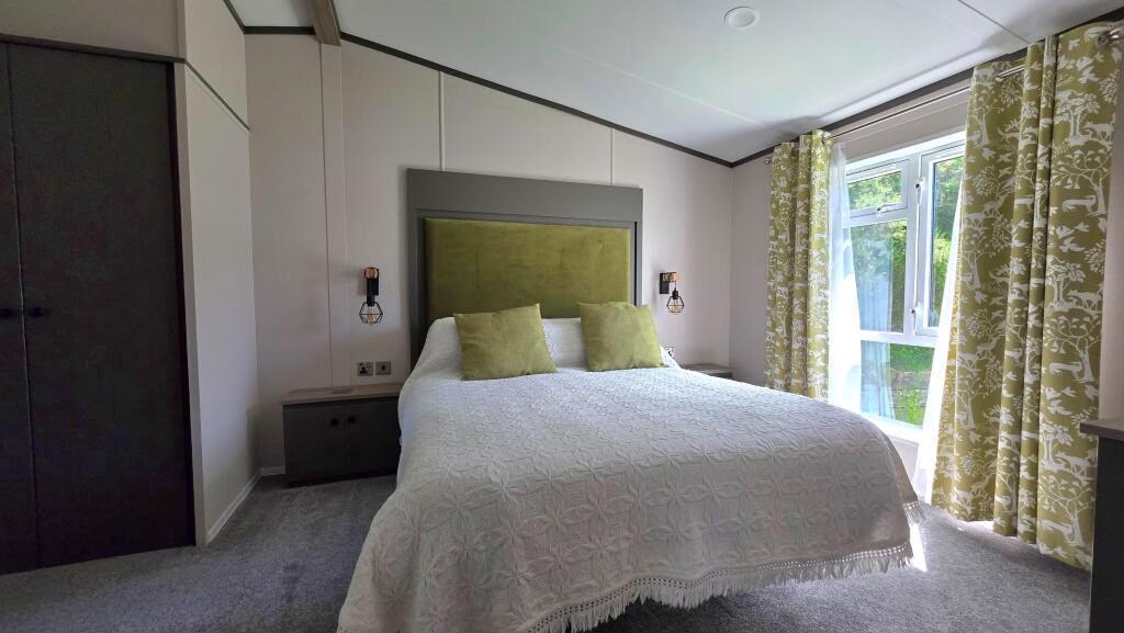 House in Pickering - View 4