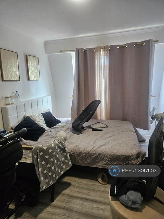Apartment in London - View 2