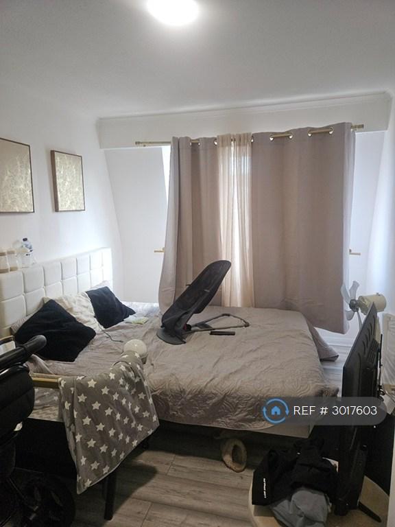 Apartment in London - View 3