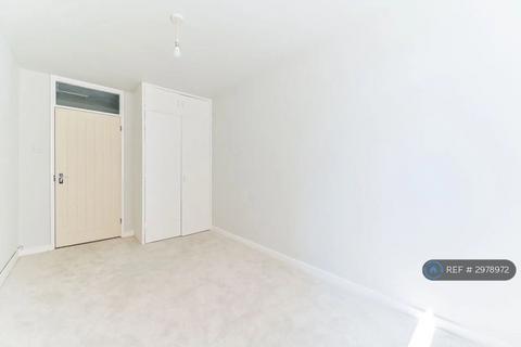 3 bedroom flat to rent, St Augustines Avenue, South Croydon, CR2