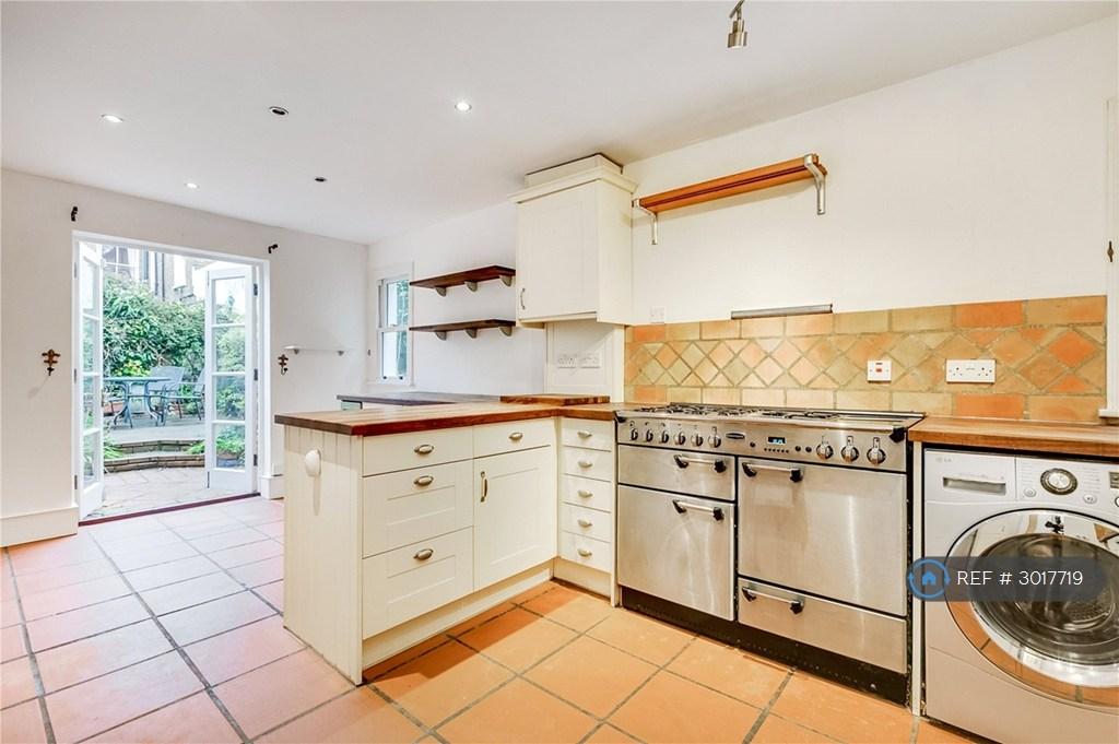 House in London - View 2