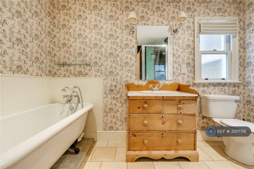 House in London - View 5