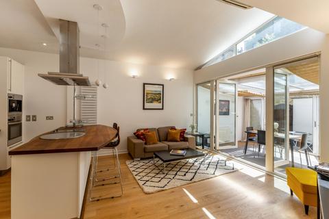 1 bedroom flat for sale, Elystan Place, London- SW3