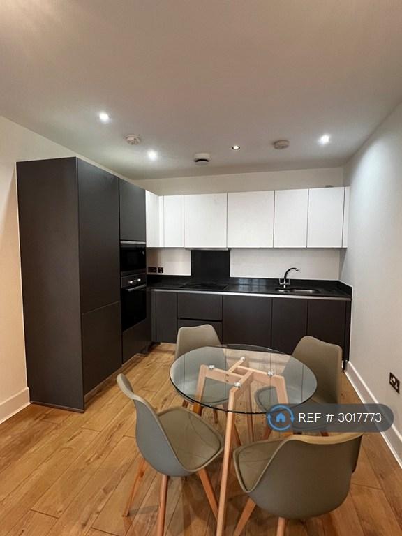 Apartment in London - View 2