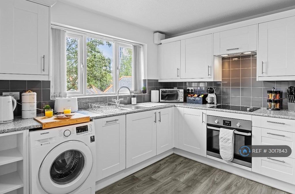 Apartment in Salford - More