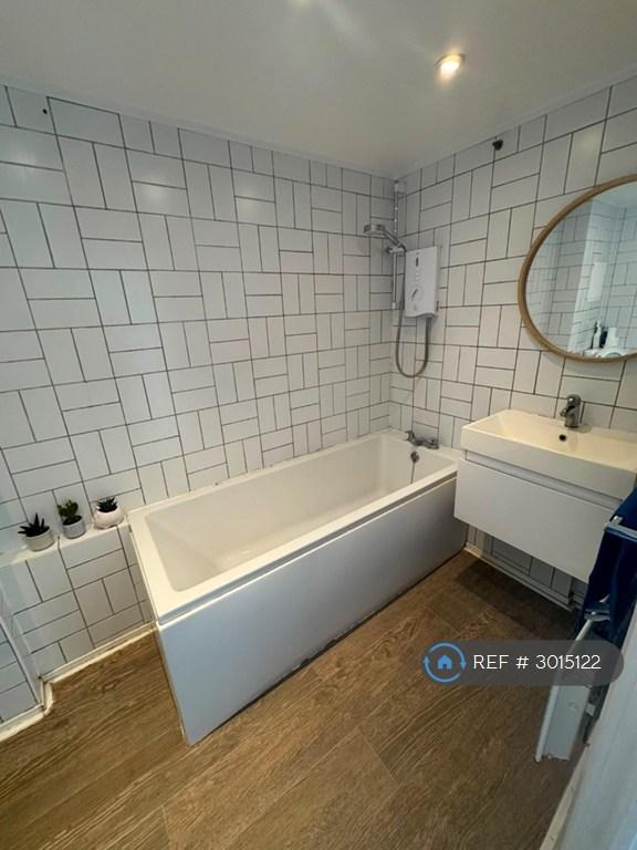 Apartment in Croydon - View 4