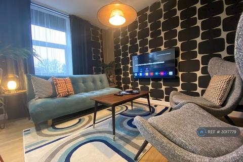 1 bedroom flat to rent, Old Crofts Bank, Urmston, M41