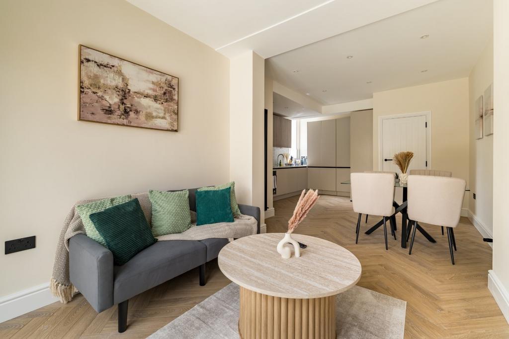 House in London - View 2