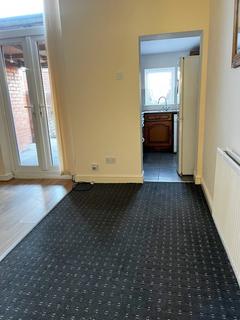 2 bedroom terraced house to rent, Bolton BL1
