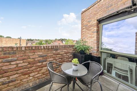 1 bedroom flat for sale, Edgeworth Mews, Finchley, LONDON, N3