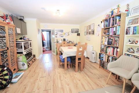3 bedroom end of terrace house for sale, Thames Close, Farnborough GU14