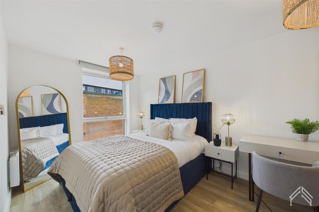 Apartment in Birmingham, West Midlands - More