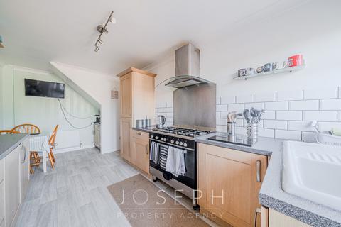 2 bedroom semi-detached house for sale, Dawnbrook Close, Ipswich, IP2