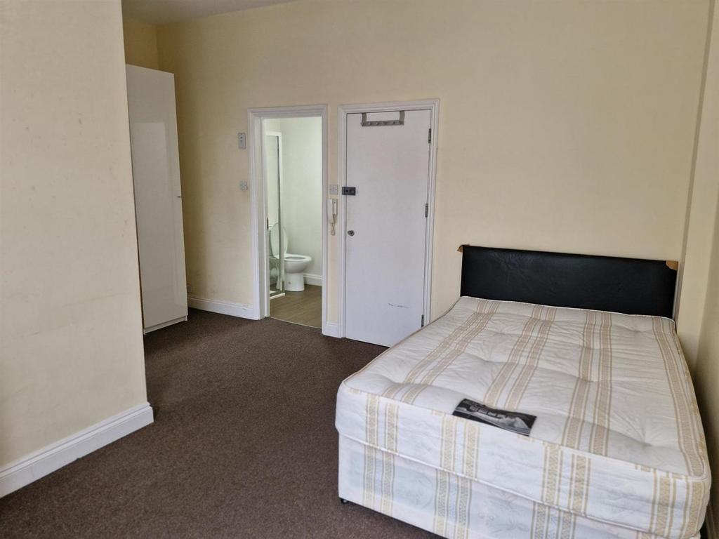 Apartment in London - View 3