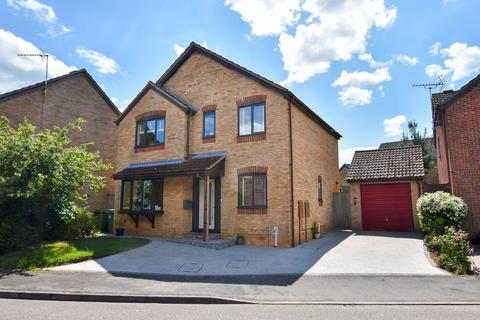 Hazel Crescent, Towcester, NN12